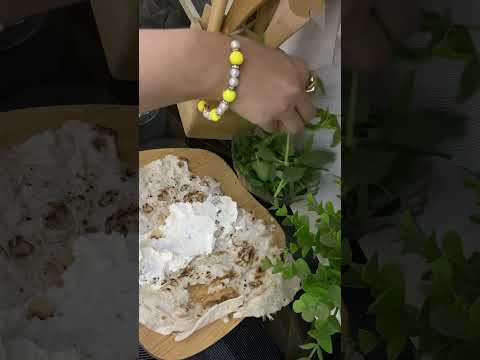 خبز مكسب وجبن وخضره اكلات عصرونيه