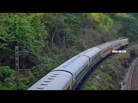 Jan Shatabdi Express (12081/12082) captured from Akamala | Kannur - Thiruvananthapuram