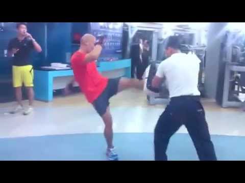 kickboxen Muay Thai Workout/Kicks + Punches