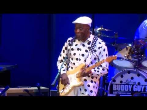 'Muddy Waters Medley' Buddy Guy at the Hollywood Bowl 8/21/13