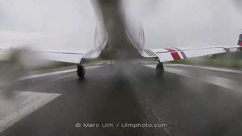 Outside view - Approach in HEAVY RAIN Jesenwang Airfield Dynamic WT9