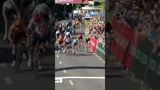 MARK CAVENDISH SPRINT WIN 🥇🚀  #cycling #cavendish #cyclingsport screenshot 4
