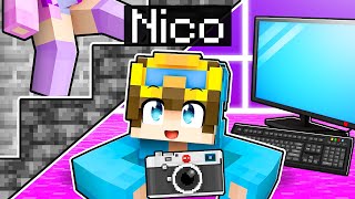 Hiding Inside Zoey’s House In Minecraft!