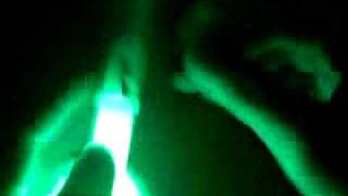 ダ○ソーに売ってた光る棒(  太い)で  楽しく遊んでみた