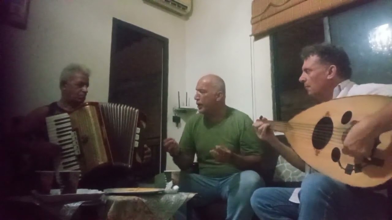 شباك حبيبي لملحم بركات  ع الاكرديون فاروجان يحيايان وعازف العود فؤاد اسعد غناء المطرب جلال نعمة 