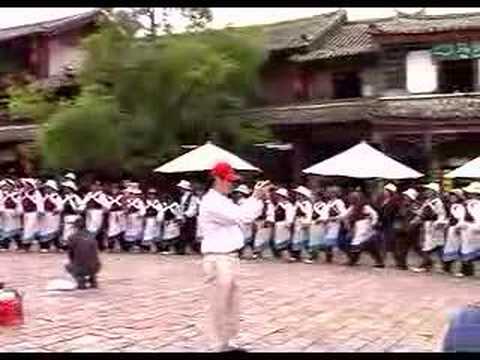 Traditional dancing @ SiFang Square LiJiang oldtown China