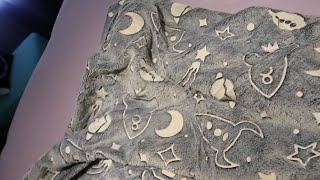 How Glow in the Dark Blanket Works screenshot 3