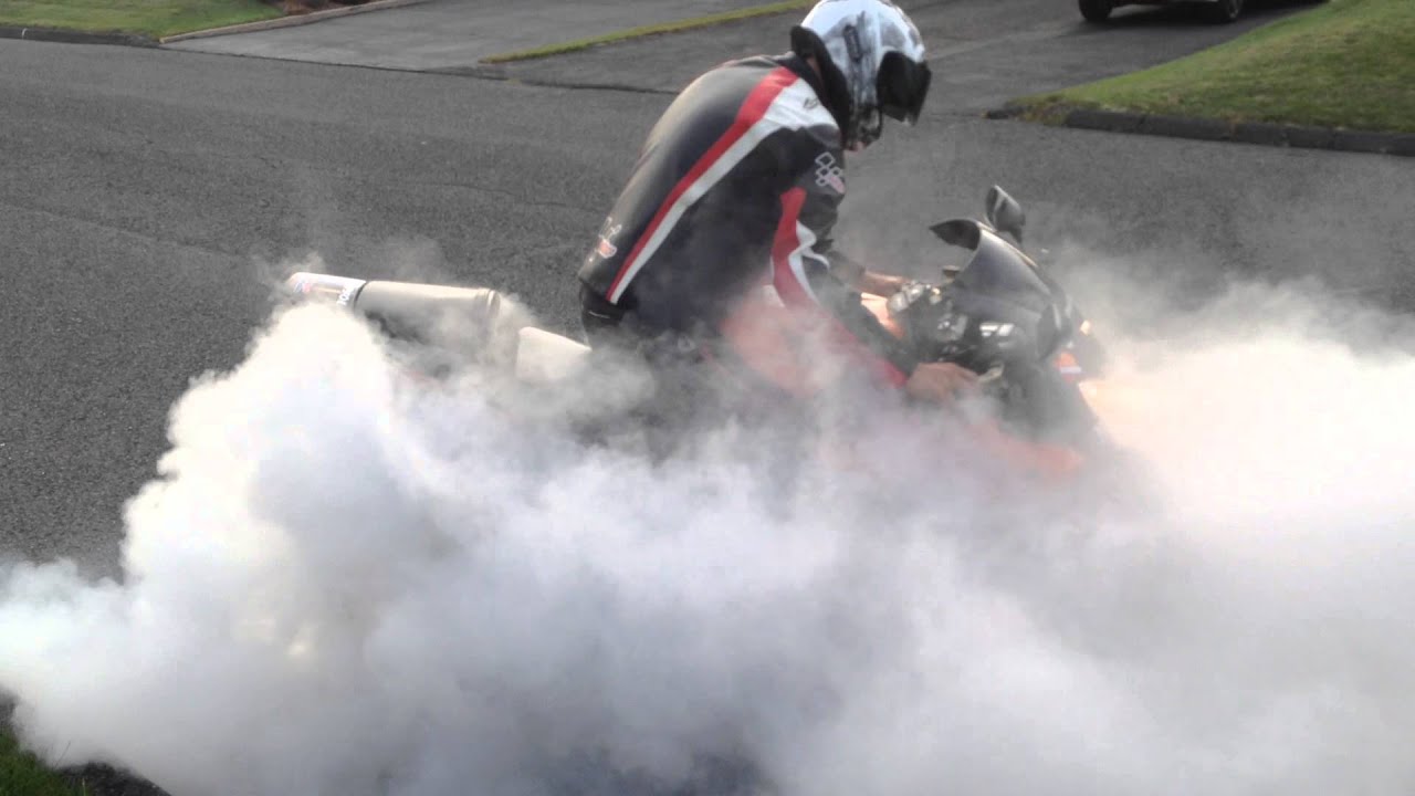 CBR 1000 RR 2005 Repsol burnout Charliboy