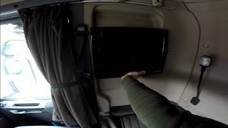 Как установить телевизор на 12В в кабине грузовика