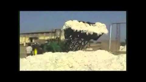 BULL 18 ft loader for loose cotton handling