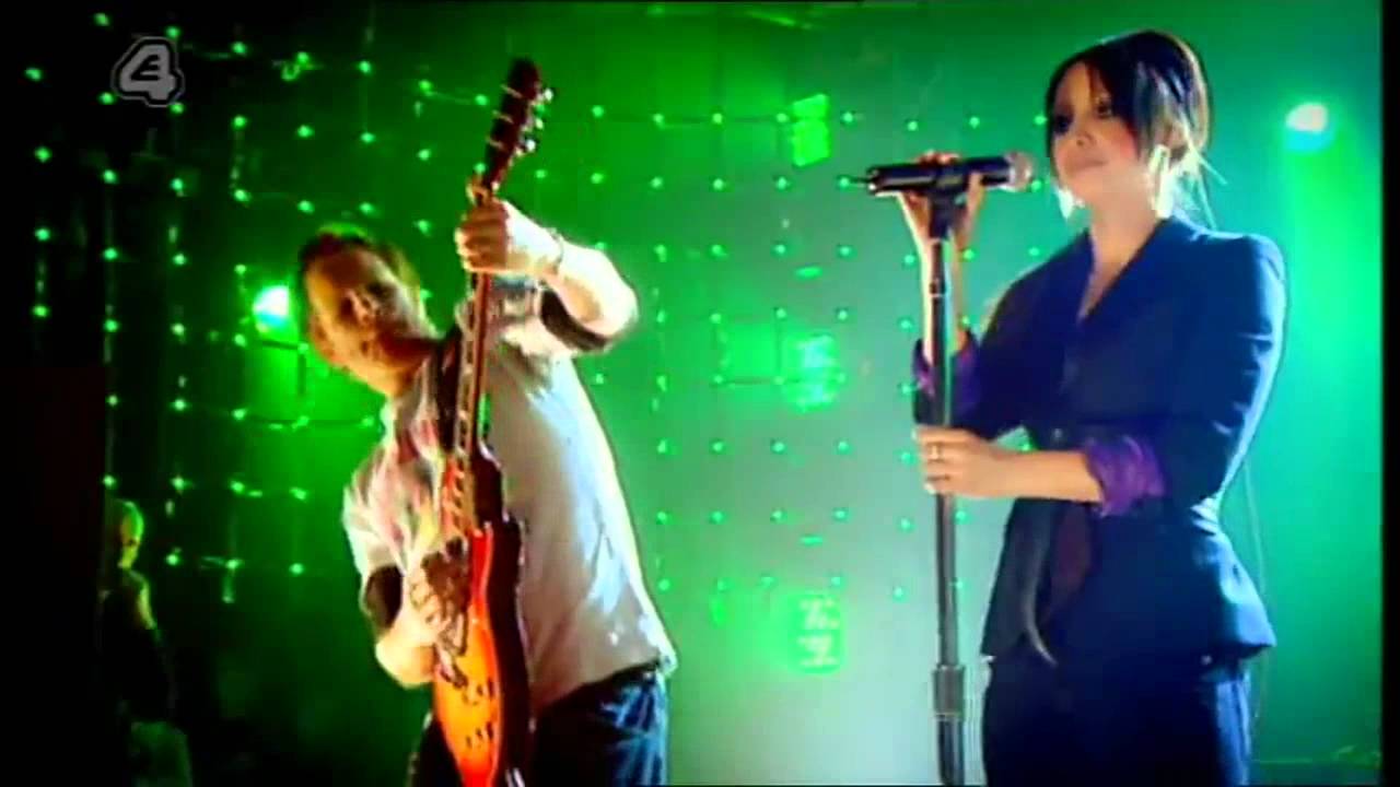 Sugababes - I Bet You Look Good On The Dancefloor (NME Awards 2006)