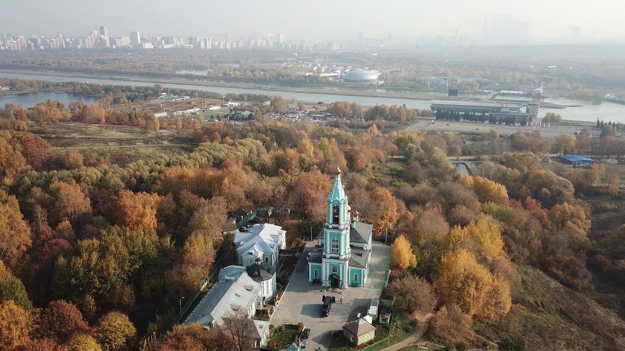 Церковь на холмах. Храм Рождества Богородицы в Крылатском. Крылатские холмы Церковь Рождества Богородицы. Церковь Рождества Пресвятой Богородицы Крылатское. Парк Крылатские холмы Церковь.