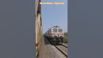 Fast Antyodaya Express crossing Vapi Passenger.  #publictransport