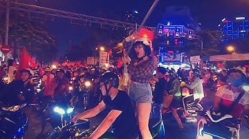 Bão Lớn Hàng Hàng Người Hâm Mộ Tphcm Đổ Ra Đường Ăn Mừng U22 Vô Đich Seagames