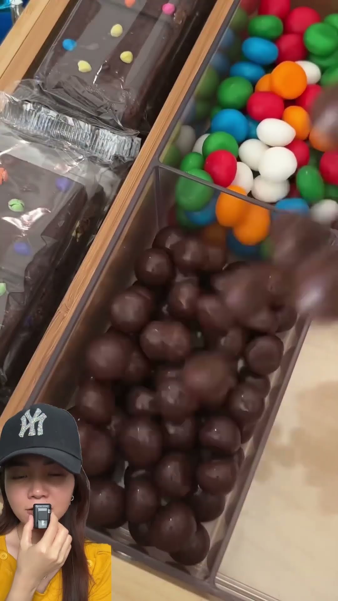 Permen coklat banyak banget ⁉️