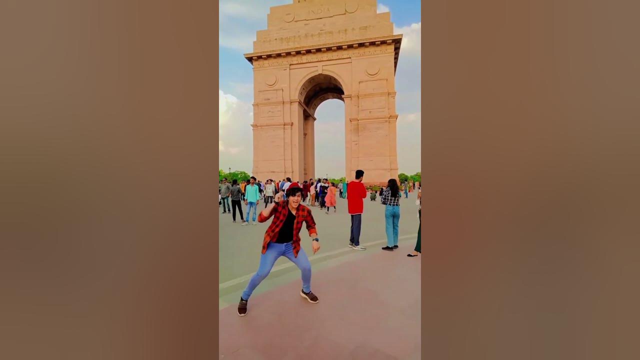 Pta Nhi Bar Bar Topi Rhi Ha❣️  #song #hindisong #bollywood #90sromanticsongs #bolleywoodsong