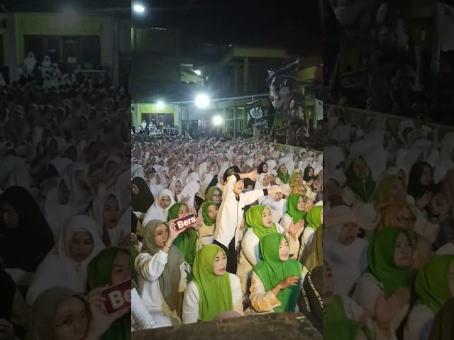 Yanafsuti #santri #sholawat class=