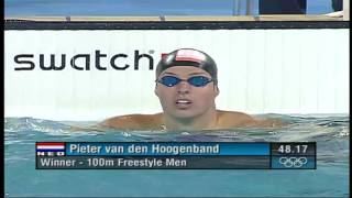 Pieter van den Hoogenband wint goud op de 100 meter vrij op de OS van 2004