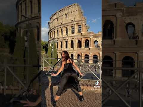 Dancing in front of the Colosseum 😍 #rome #roma #dancer