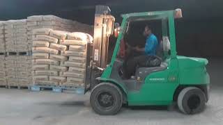 OPERATOR FORKLIFT SKILL DEWA !!! KERJA CEPAT DAN MUDAH...