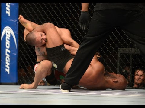 Demetrious Johnson finaliza John Moraga com armlock perfeito