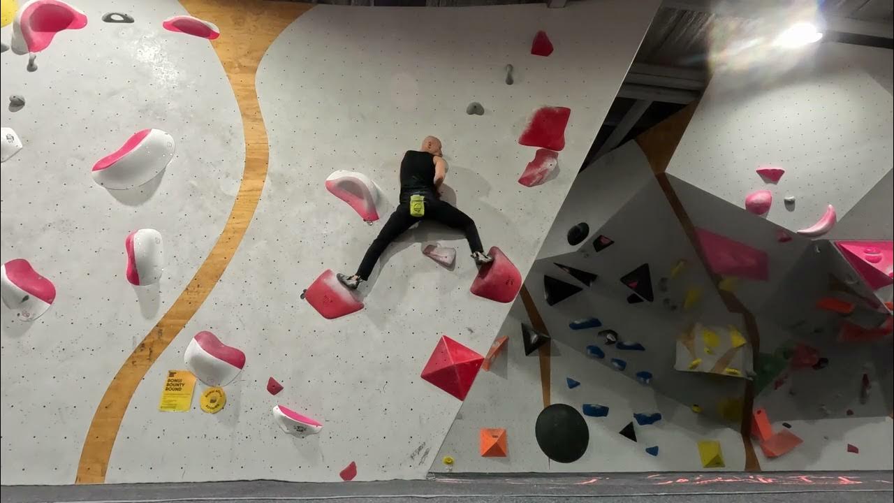 Red V5 boulder problem (20230209) YouTube