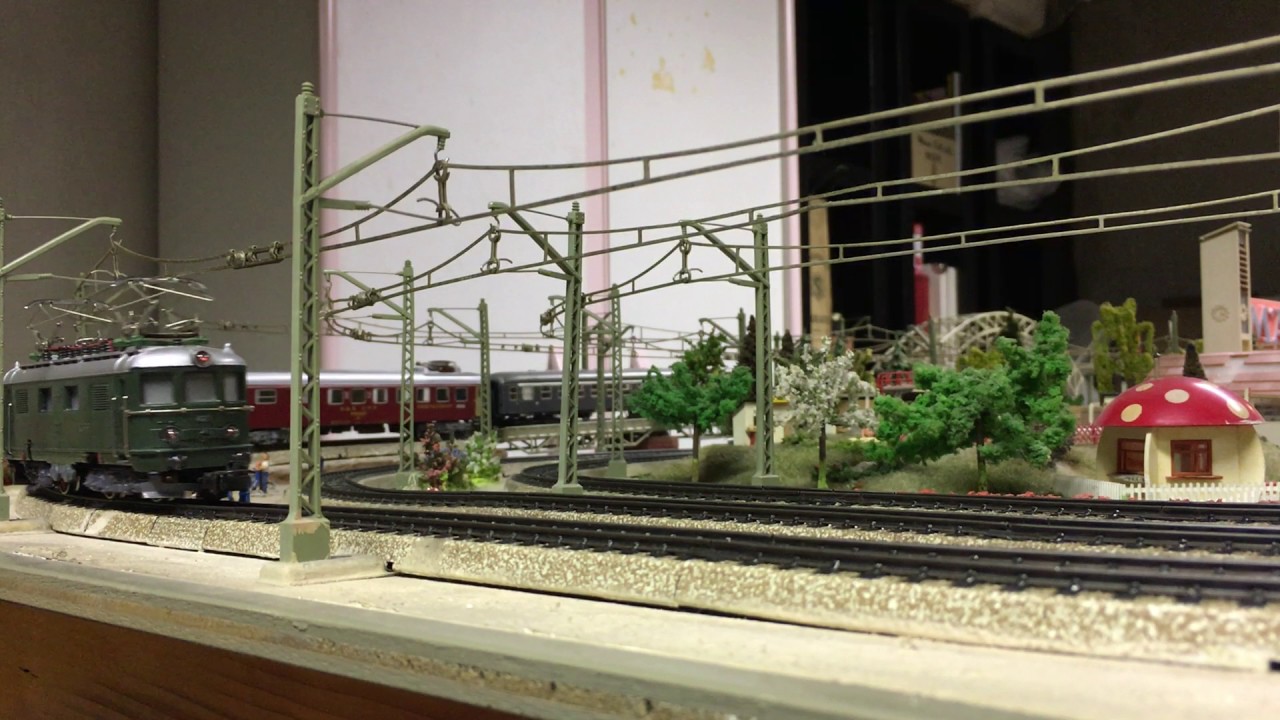 Märklin Re 4/4 langsam und ohne Bocksprung, das geht :-)