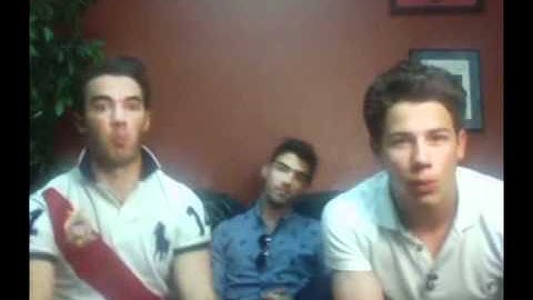 JOE JONAS GAVE MEEE DA BESTEST IDEA EVAA!! xD LOL