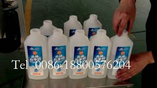 Automatic self adhesive labeling machine with two labels
