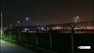 4 MENIT PESAWAT TAKEOFF DAN LANDING MALAM HARI