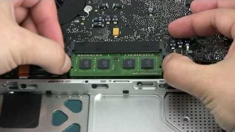 13-inch MacBook Late 2008 Memory Installation Video