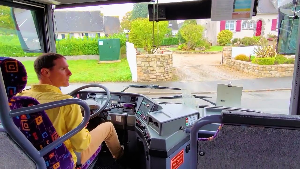 Spot Réseau BreizhGo Irisbus Axer Dépôt Lesneven vers Place Jo Vérine