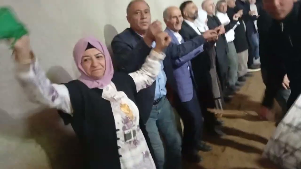 Söğütlü köyü yine eğlenceye dalmışlar