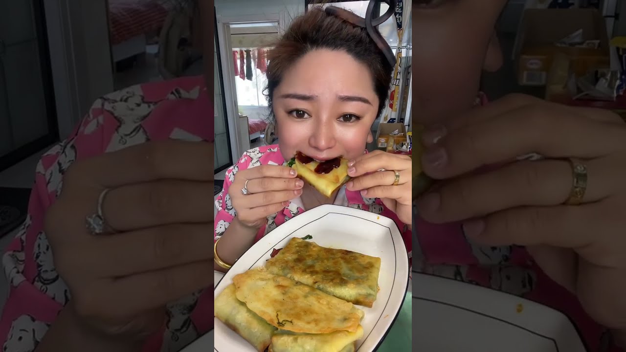 Opening Sour Pickled Jar + First Crunch 🥒🍴 02 #food #mukbang #foodie #homefood #eating