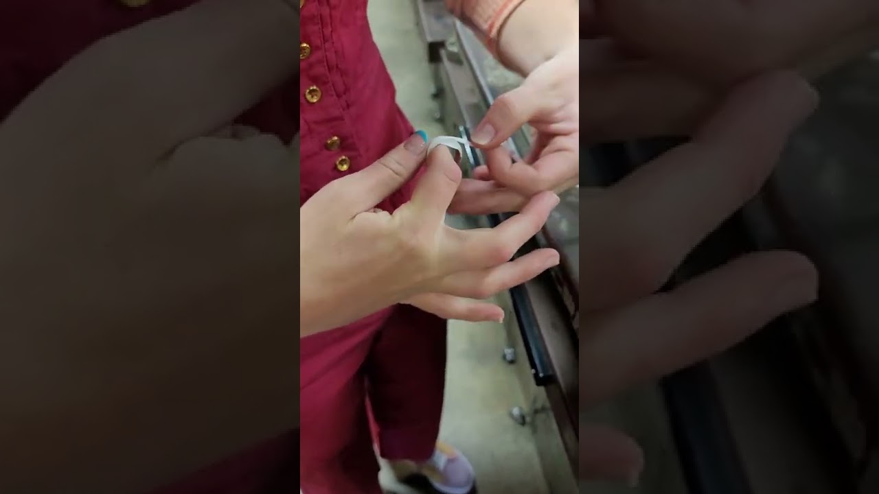 Swedish Wrap Method. Use this to make your ring smaller! - YouTube