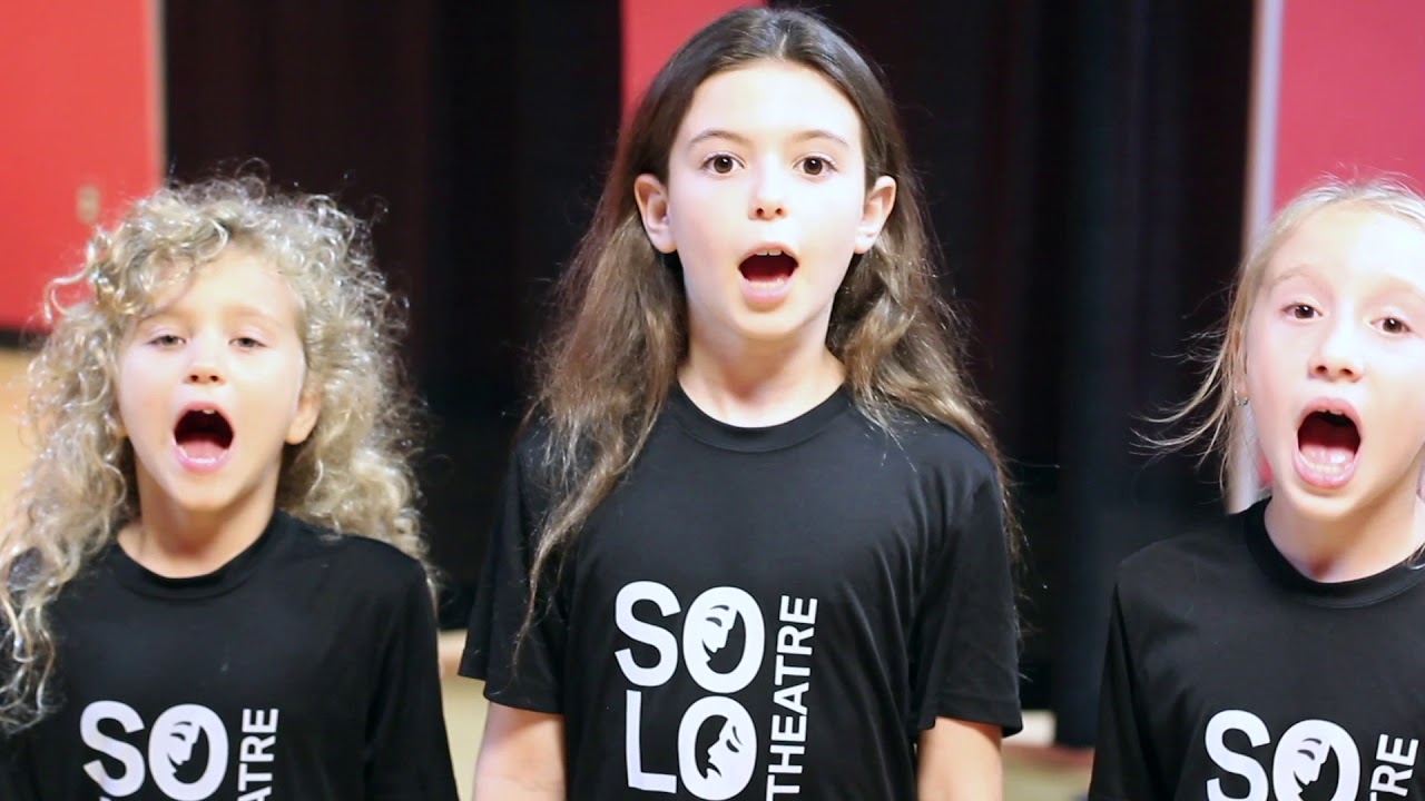 От топота копыт, пыль по полю летит. - YouTube