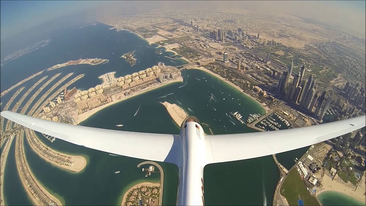 Glider Aerobatics over Dubai World Air Games 2015 with the Swift S1 [HD] YouTube