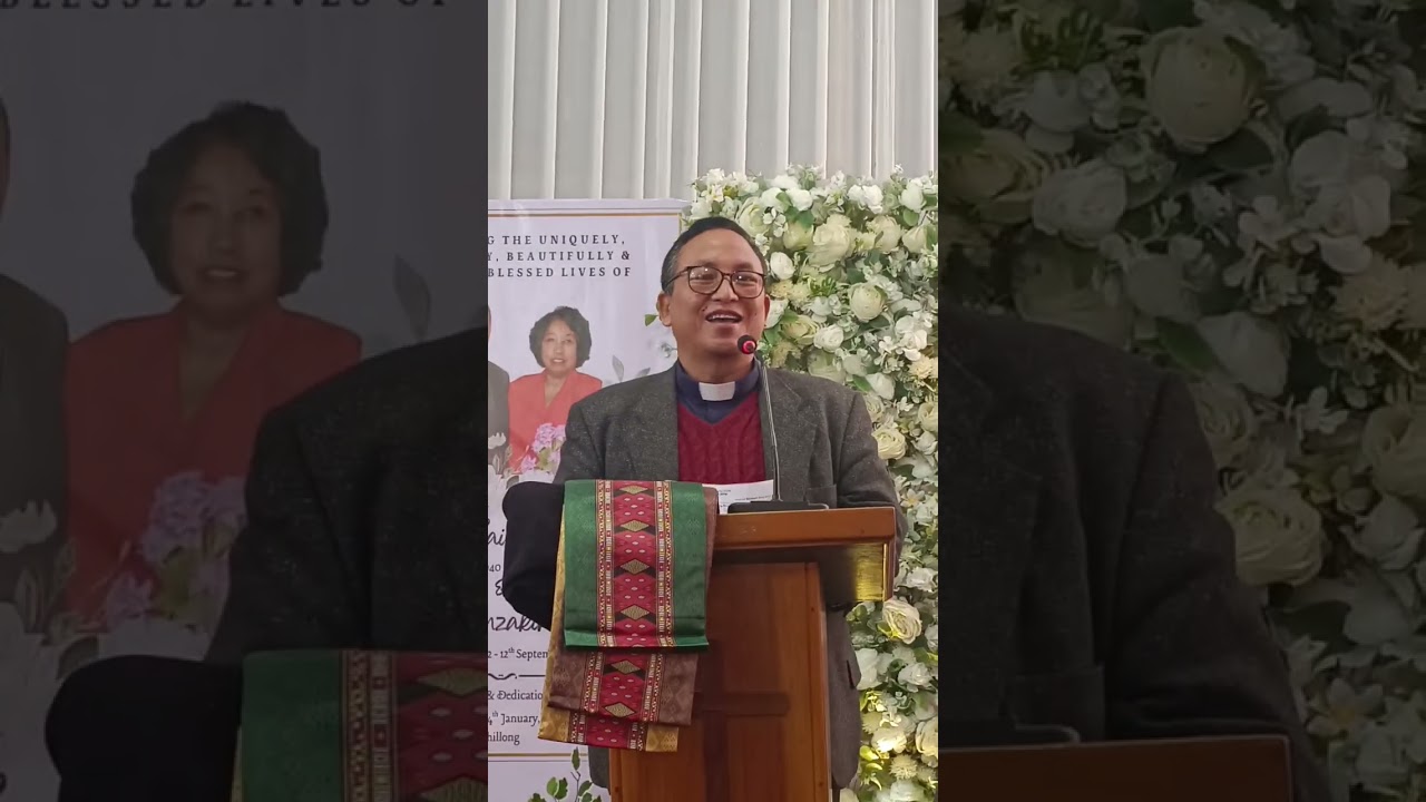 KWS Shillong Pastor pa  in (L) Upa Khaihau Vaiphei hi KWS (S) a dia Founder khat ahi.