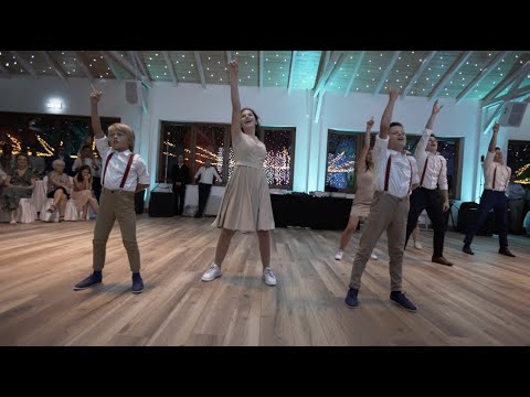 Siblings surprise wedding dance show  2