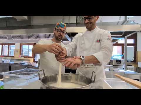 Video Institut Agricole Régional | Pasta filata secrets: a scuola di mozzarella con un Maestro Pugliese