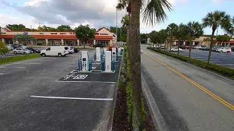 Time Lapse Construction of EVgo Station: Oakwood Plaza, CA