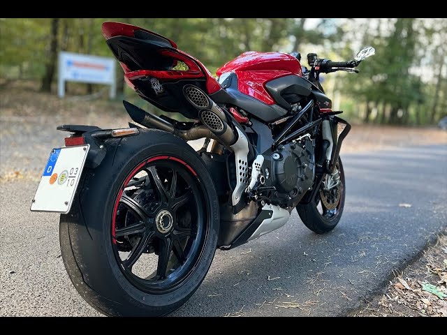 Auto gegen Motorrad: Lamborghini Gallardo gegen MV Agusta F4 1000 S auf der  Rennstrecke