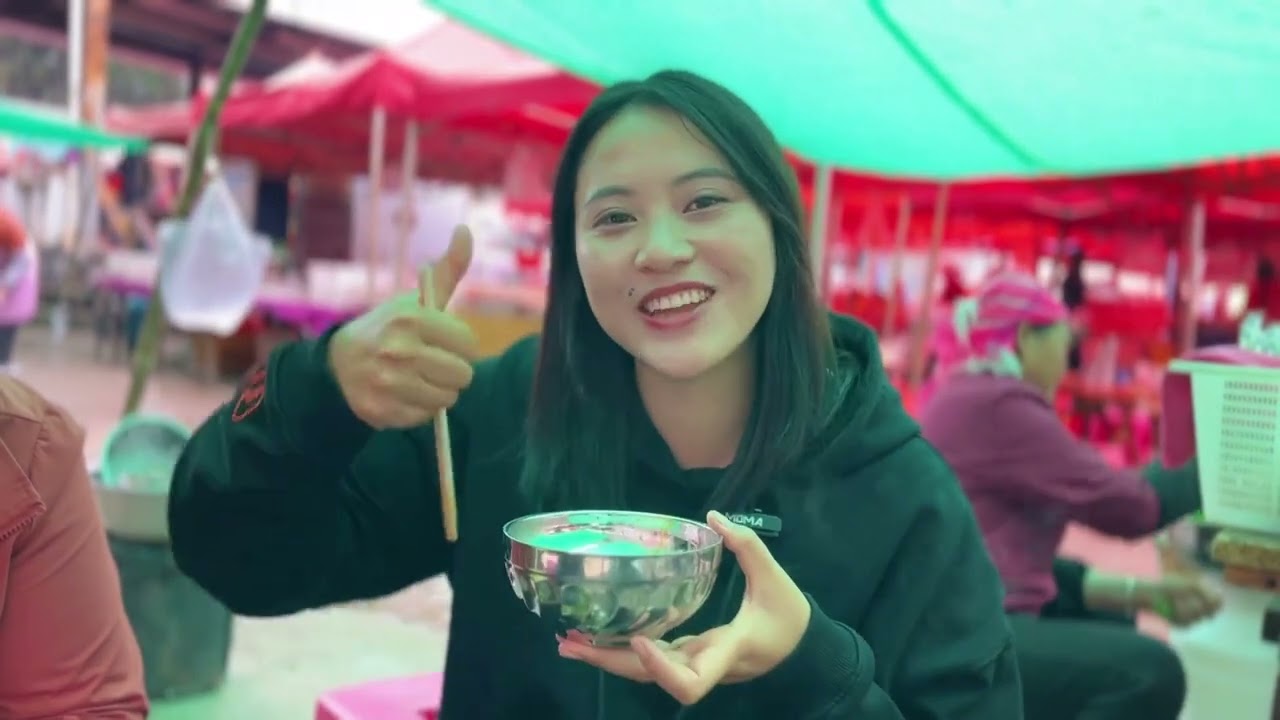 冬天踢小炉子（吃羊汤锅），简直不要太安逸#乡村守护人 #乡村美食 #羊汤锅 #原生态 #记录真实的农村生活@DOU+上热门