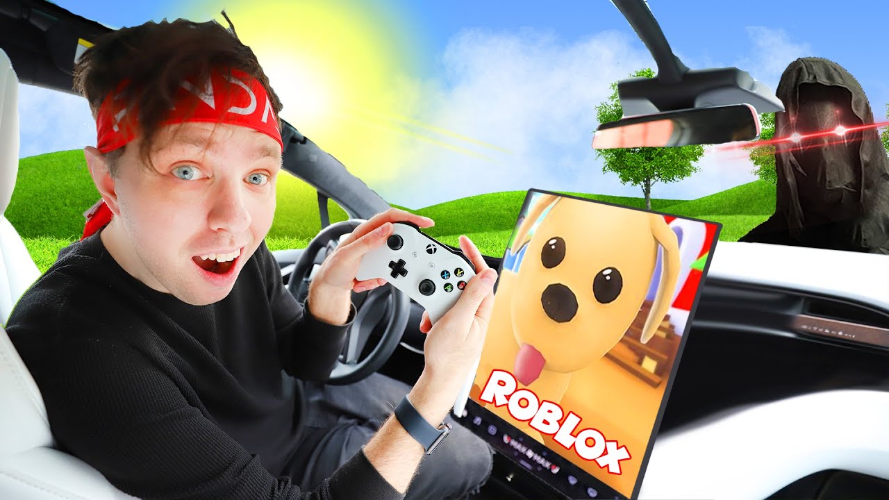 JAG SPELADE ROBLOX I MIN TESLA *inbrott i bilen... utav?*