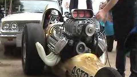 Vintage nitro dragster warm up.