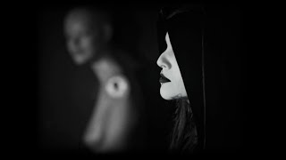 Ossos Cruzados - Ela