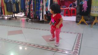 Zia Joget Di Mall Mangga Dua