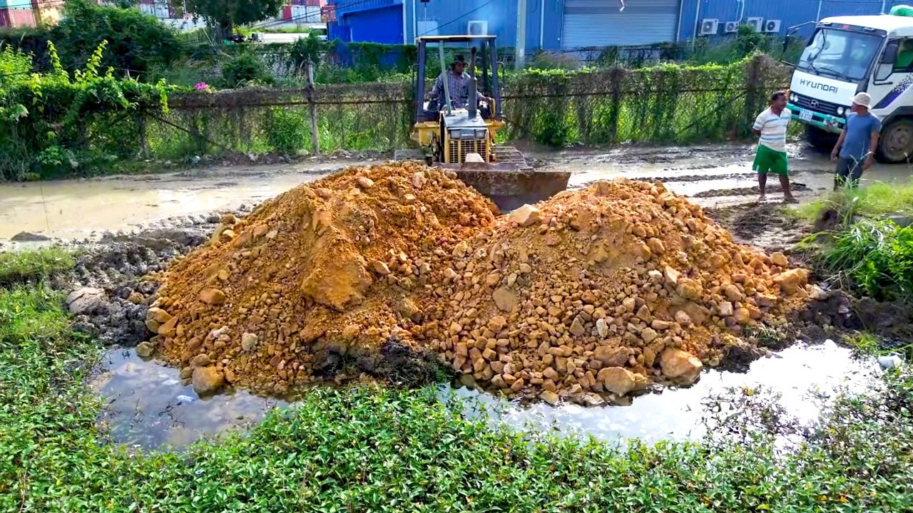 Amazing Landfill ! Full Processing Bulldozer Pushing Soil Complete 100% Delete Water In Flooded Area
