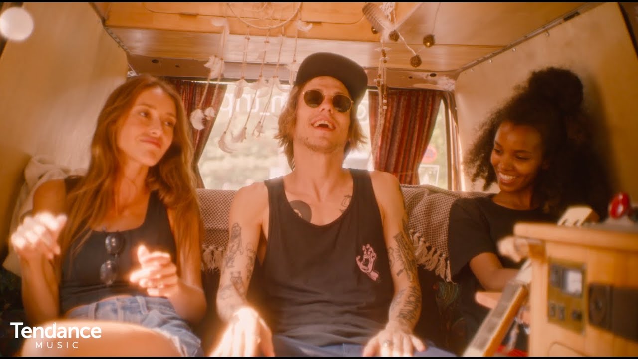 OSAKA - Please (Official Video) bekijken op YouTube OSAKA - Please (Official Video) bekijken op YouTube
