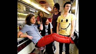 Cage the Elephant:Back Stabbin Betty